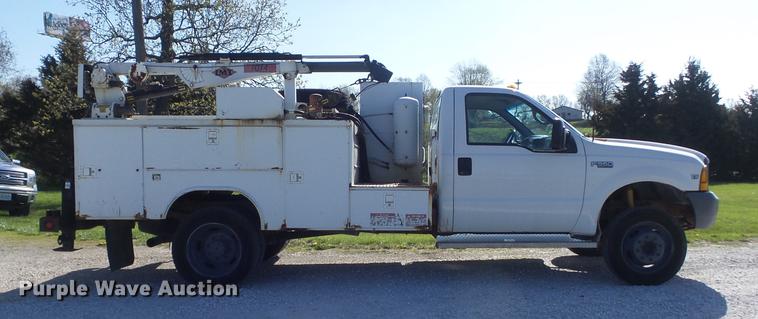 image for item DC7332 1999 Ford F550 Super Duty service truck with crane