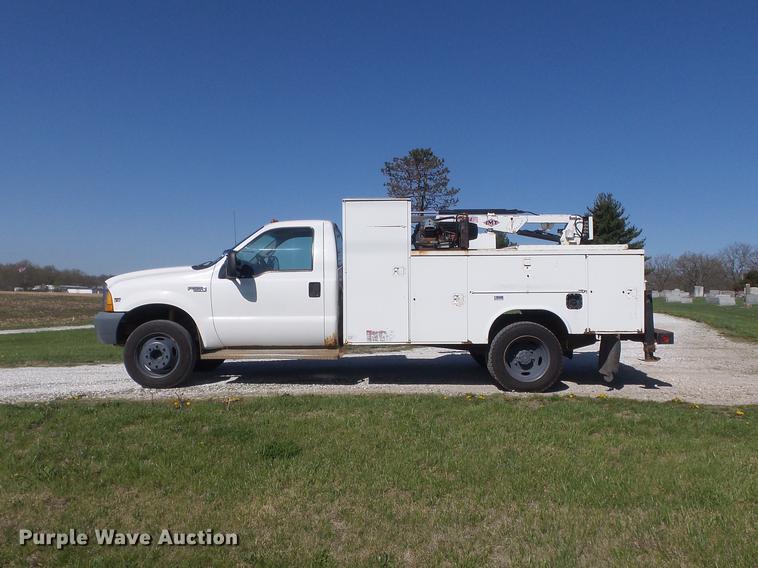 image for item DC7332 1999 Ford F550 Super Duty service truck with crane