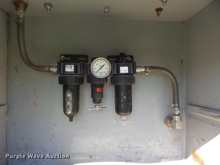 image for item DC7332 1999 Ford F550 Super Duty service truck with crane