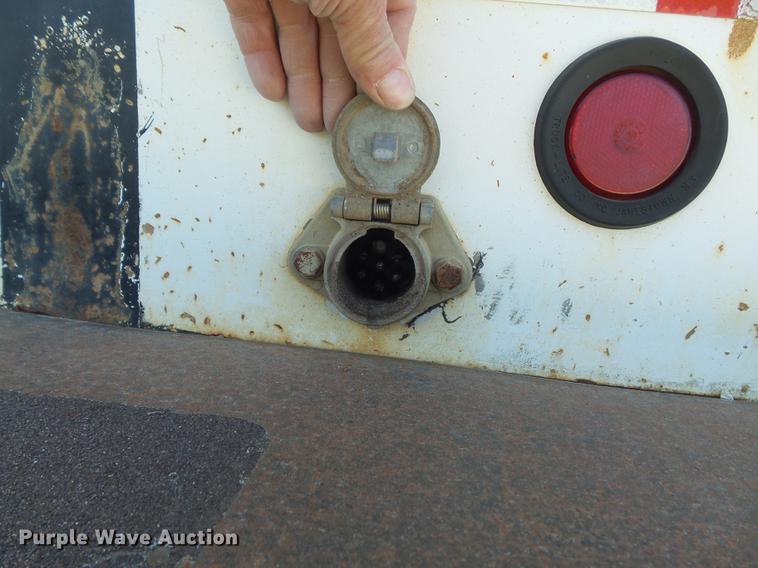 image for item DC7332 1999 Ford F550 Super Duty service truck with crane