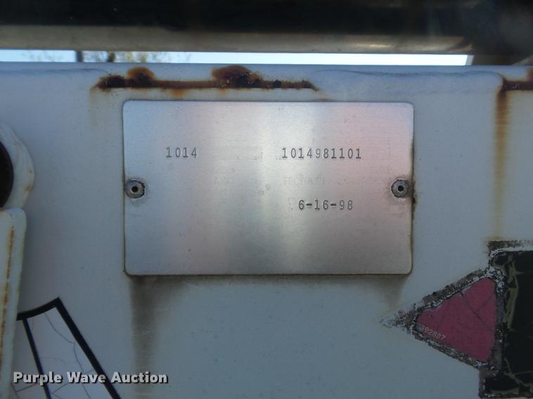 image for item DC7332 1999 Ford F550 Super Duty service truck with crane