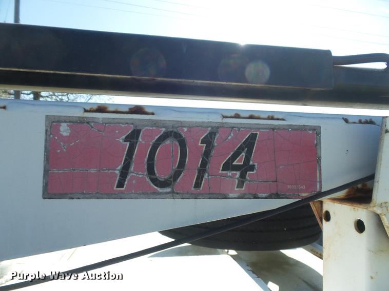 image for item DC7332 1999 Ford F550 Super Duty service truck with crane