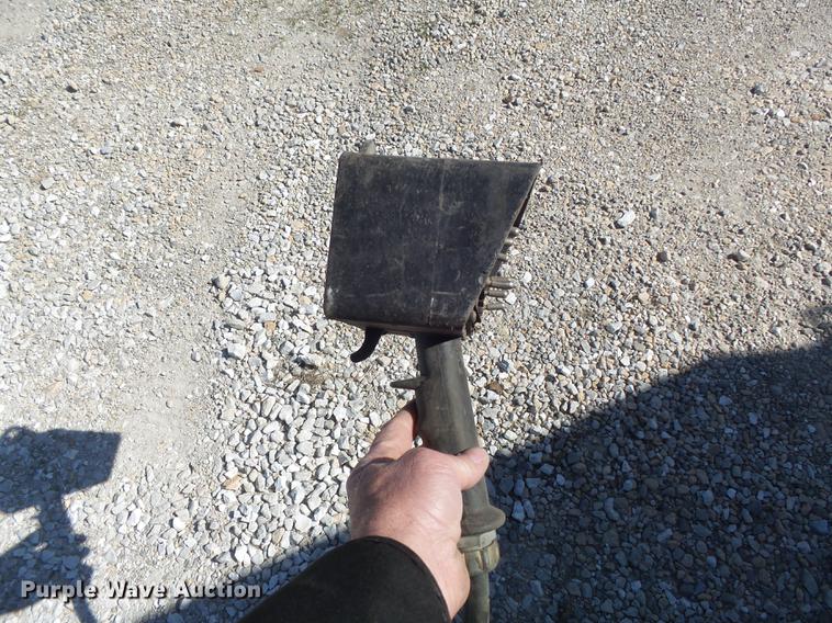 image for item DC7332 1999 Ford F550 Super Duty service truck with crane