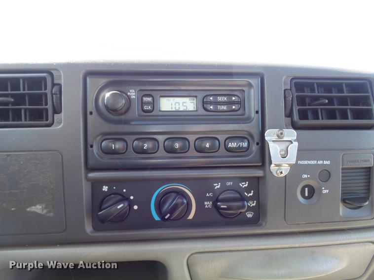 image for item DC7332 1999 Ford F550 Super Duty service truck with crane