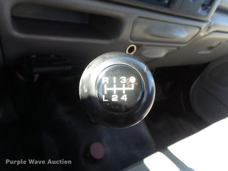 image for item DC7332 1999 Ford F550 Super Duty service truck with crane