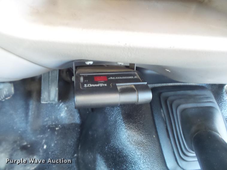 image for item DC7332 1999 Ford F550 Super Duty service truck with crane