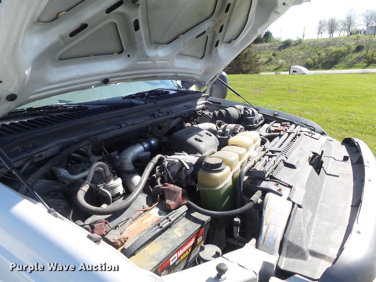 image for item DC7332 1999 Ford F550 Super Duty service truck with crane