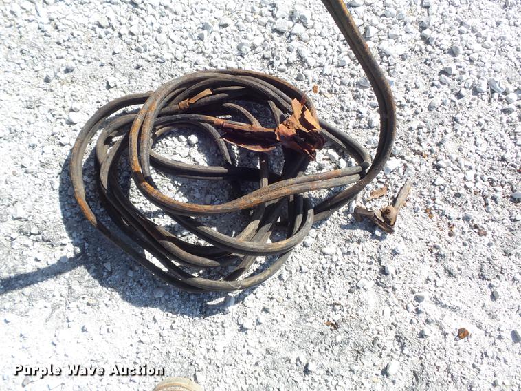 image for item DC7332 1999 Ford F550 Super Duty service truck with crane