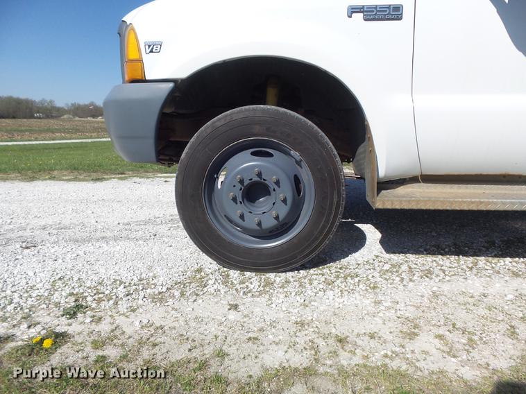 image for item DC7332 1999 Ford F550 Super Duty service truck with crane