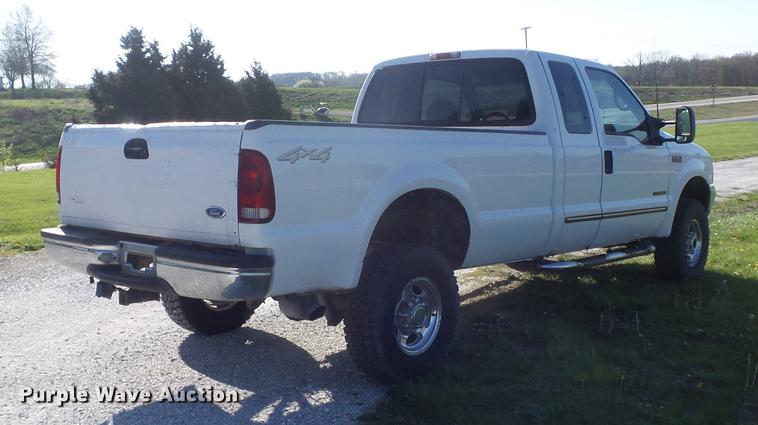 image for item DC7333 2000 Ford F350 Super Duty Lariat SuperCab pickup truck