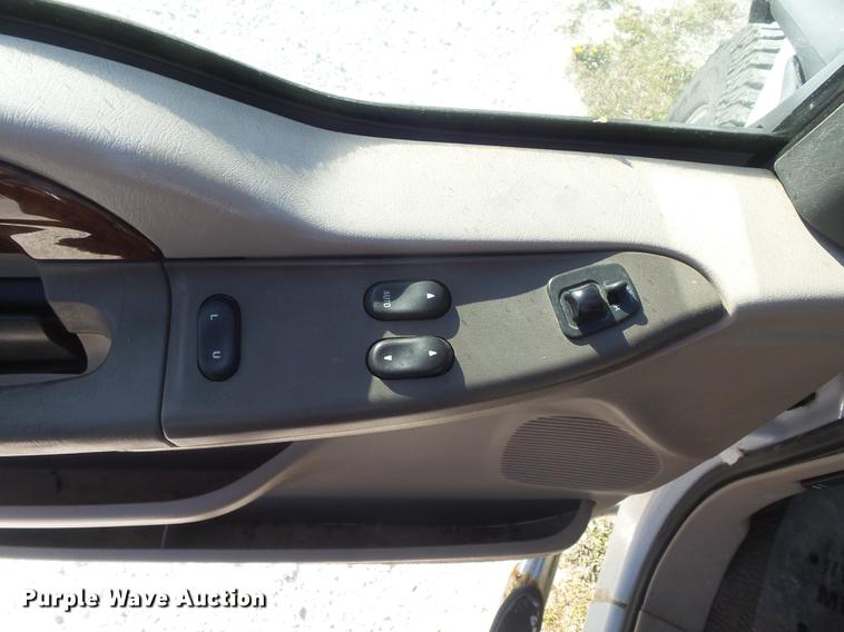 image for item DC7333 2000 Ford F350 Super Duty Lariat SuperCab pickup truck