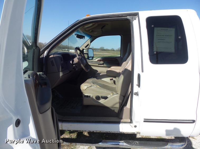 image for item DC7333 2000 Ford F350 Super Duty Lariat SuperCab pickup truck