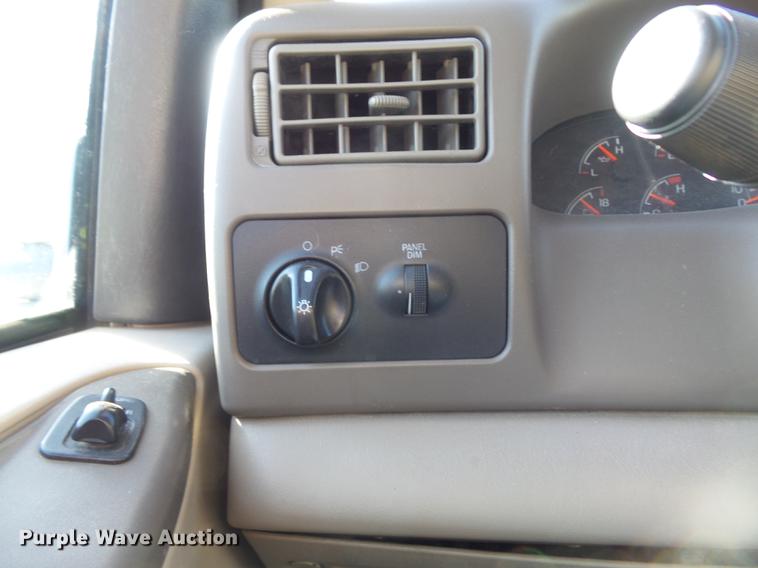 image for item DC7333 2000 Ford F350 Super Duty Lariat SuperCab pickup truck