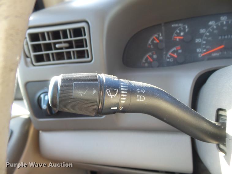 image for item DC7333 2000 Ford F350 Super Duty Lariat SuperCab pickup truck