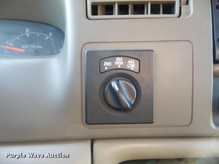 image for item DC7333 2000 Ford F350 Super Duty Lariat SuperCab pickup truck