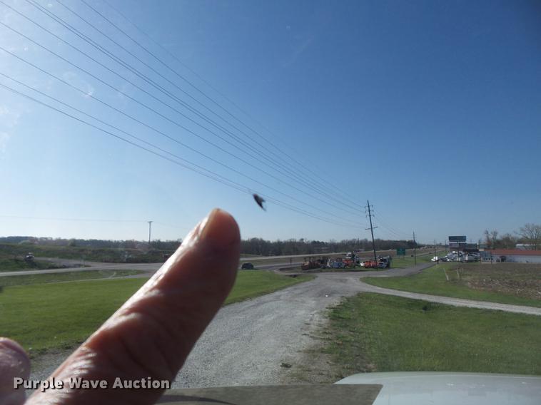 image for item DC7333 2000 Ford F350 Super Duty Lariat SuperCab pickup truck