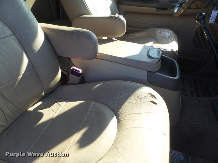 image for item DC7333 2000 Ford F350 Super Duty Lariat SuperCab pickup truck