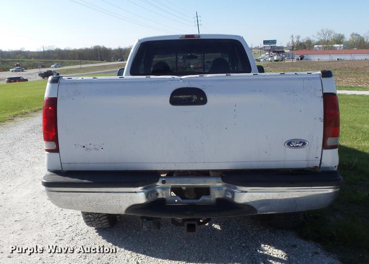 image for item DC7333 2000 Ford F350 Super Duty Lariat SuperCab pickup truck