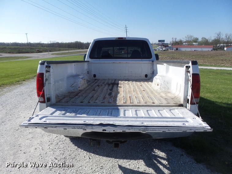 image for item DC7333 2000 Ford F350 Super Duty Lariat SuperCab pickup truck