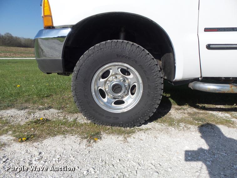 image for item DC7333 2000 Ford F350 Super Duty Lariat SuperCab pickup truck