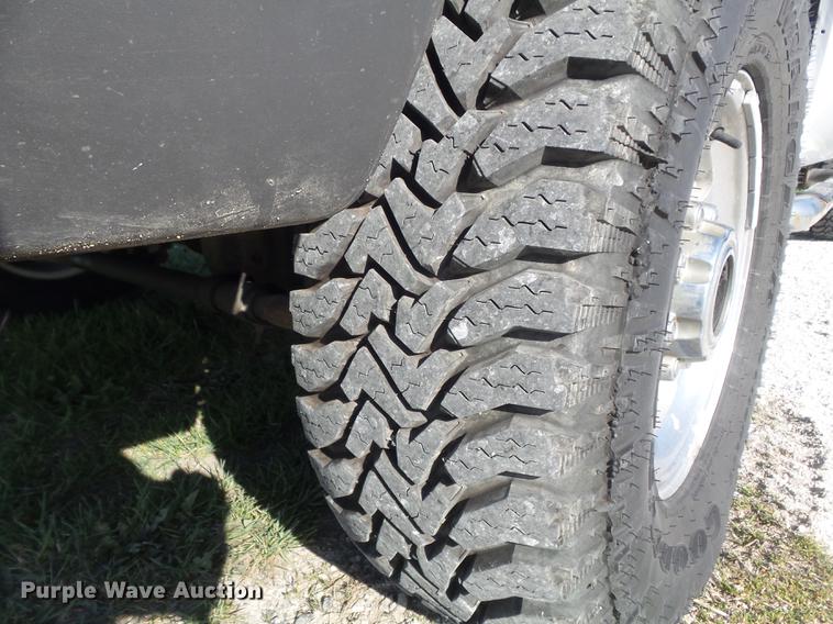 image for item DC7333 2000 Ford F350 Super Duty Lariat SuperCab pickup truck