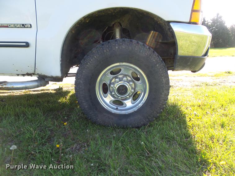 image for item DC7333 2000 Ford F350 Super Duty Lariat SuperCab pickup truck