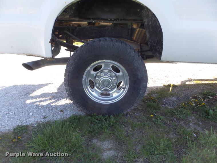 image for item DC7333 2000 Ford F350 Super Duty Lariat SuperCab pickup truck