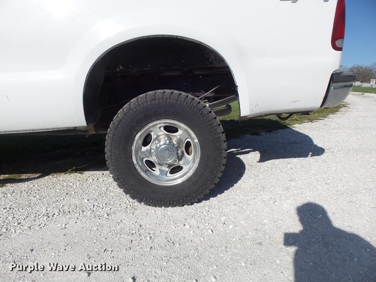 image for item DC7333 2000 Ford F350 Super Duty Lariat SuperCab pickup truck