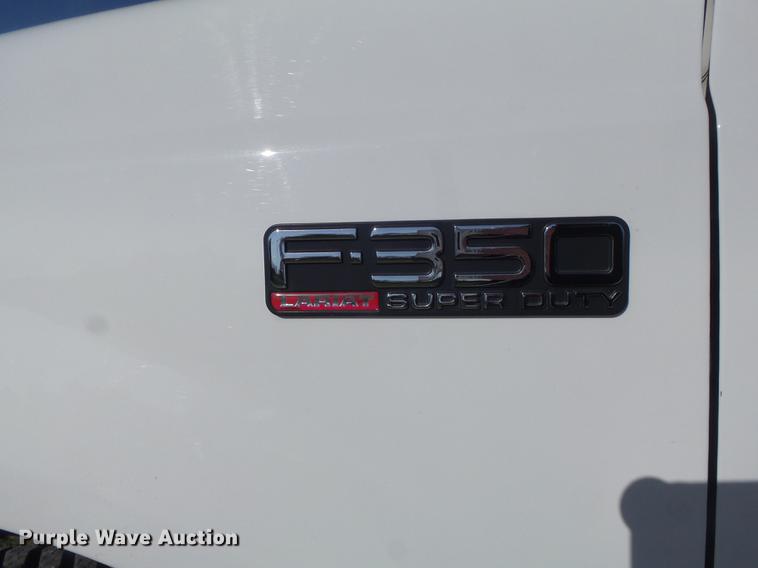 image for item DC7333 2000 Ford F350 Super Duty Lariat SuperCab pickup truck