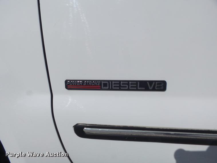 image for item DC7333 2000 Ford F350 Super Duty Lariat SuperCab pickup truck