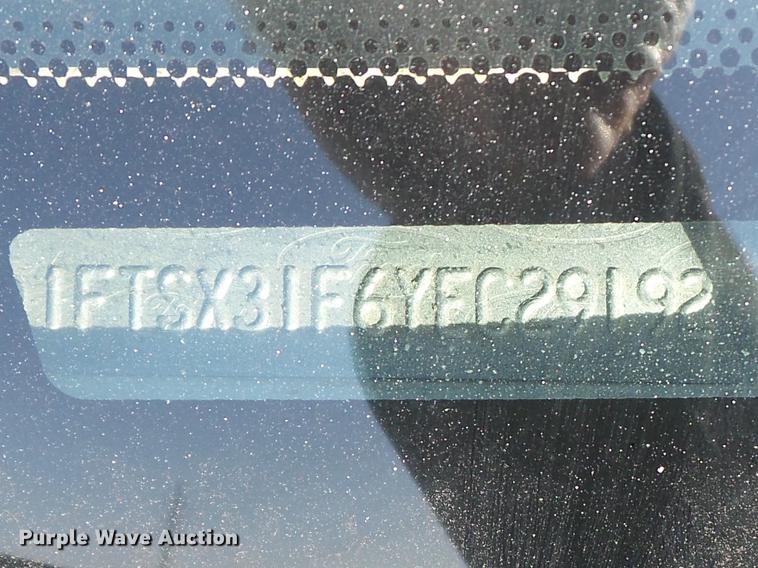 image for item DC7333 2000 Ford F350 Super Duty Lariat SuperCab pickup truck