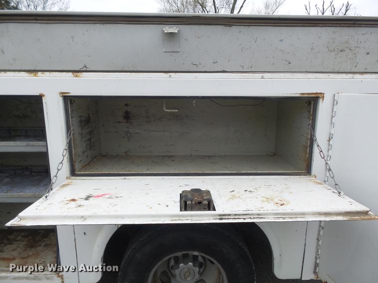 image for item DC7335 2007 Chevrolet Silverado 3500HD utility bed pickup truck