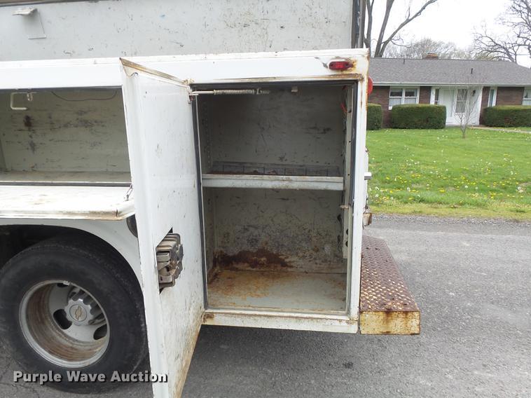 image for item DC7335 2007 Chevrolet Silverado 3500HD utility bed pickup truck