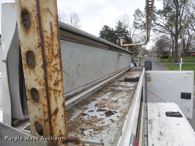 image for item DC7335 2007 Chevrolet Silverado 3500HD utility bed pickup truck