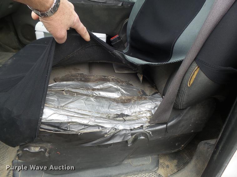 image for item DC7335 2007 Chevrolet Silverado 3500HD utility bed pickup truck