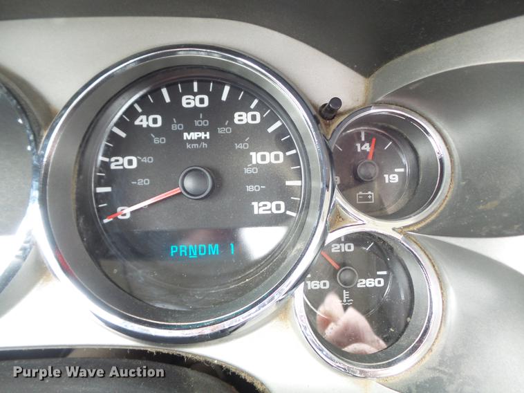 image for item DC7335 2007 Chevrolet Silverado 3500HD utility bed pickup truck