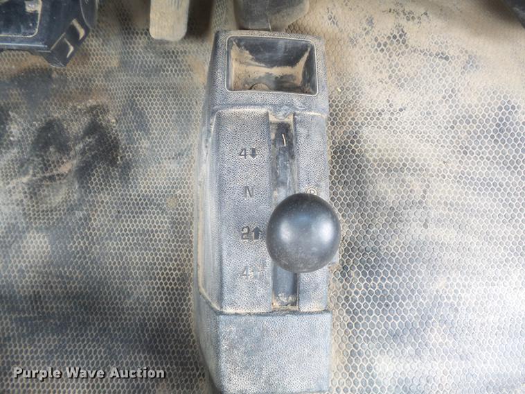 image for item DC7335 2007 Chevrolet Silverado 3500HD utility bed pickup truck