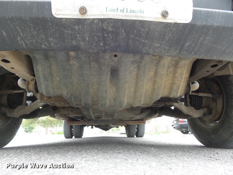 image for item DC7335 2007 Chevrolet Silverado 3500HD utility bed pickup truck