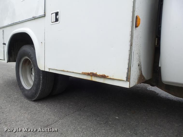 image for item DC7335 2007 Chevrolet Silverado 3500HD utility bed pickup truck