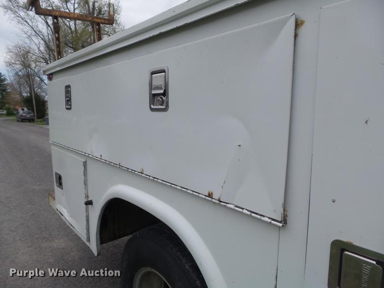 image for item DC7335 2007 Chevrolet Silverado 3500HD utility bed pickup truck