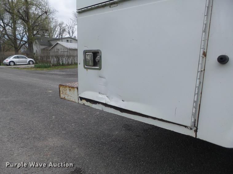 image for item DC7335 2007 Chevrolet Silverado 3500HD utility bed pickup truck