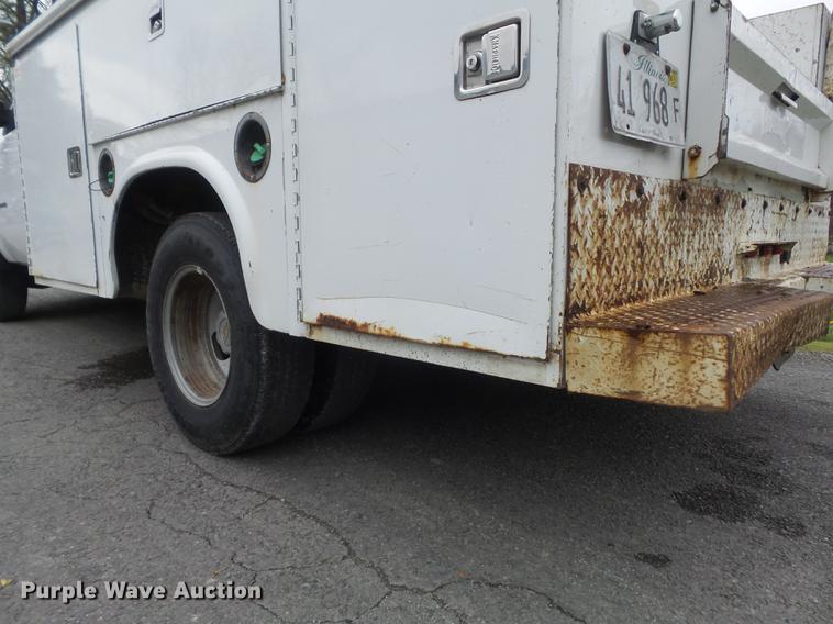 image for item DC7335 2007 Chevrolet Silverado 3500HD utility bed pickup truck