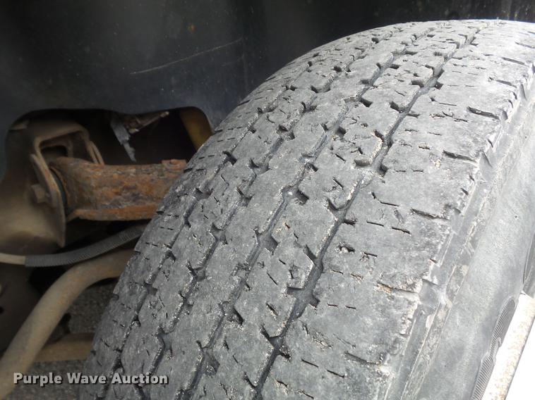 image for item DC7335 2007 Chevrolet Silverado 3500HD utility bed pickup truck