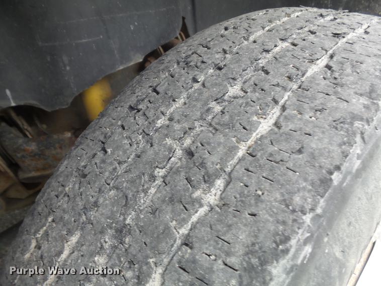 image for item DC7335 2007 Chevrolet Silverado 3500HD utility bed pickup truck