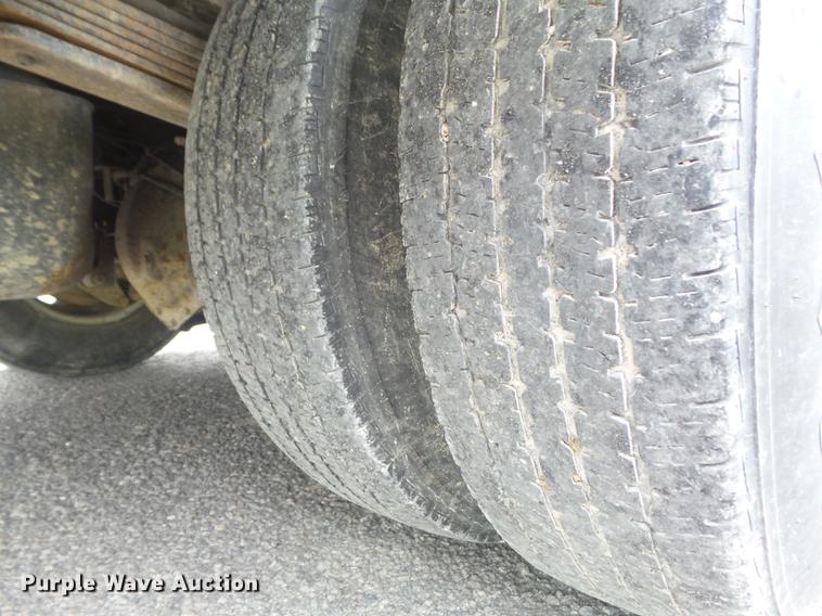 image for item DC7335 2007 Chevrolet Silverado 3500HD utility bed pickup truck