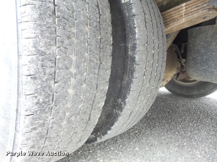 image for item DC7335 2007 Chevrolet Silverado 3500HD utility bed pickup truck