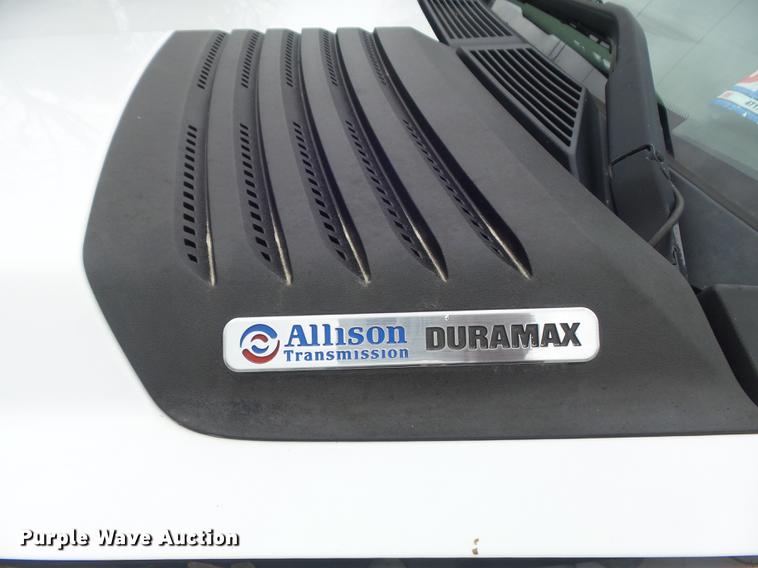 image for item DC7335 2007 Chevrolet Silverado 3500HD utility bed pickup truck