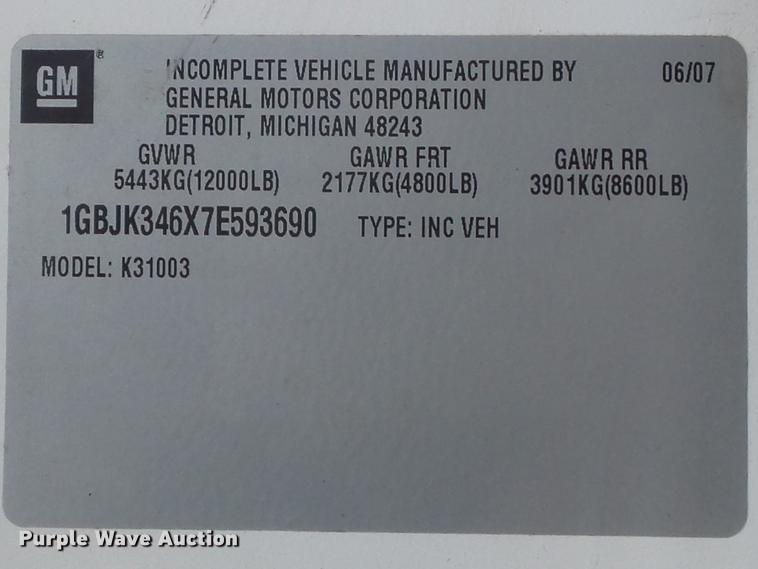 image for item DC7335 2007 Chevrolet Silverado 3500HD utility bed pickup truck