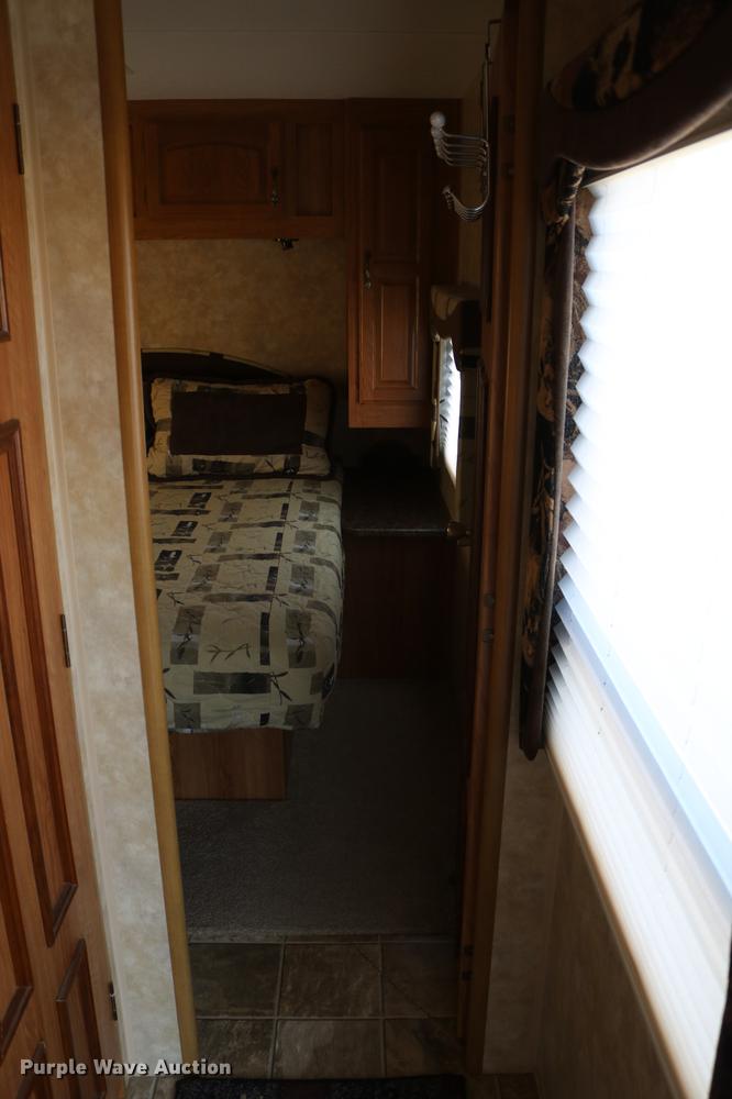 image for item DC7599 2009 Jayco Eagle 320RLS camper