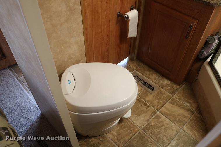 image for item DC7599 2009 Jayco Eagle 320RLS camper